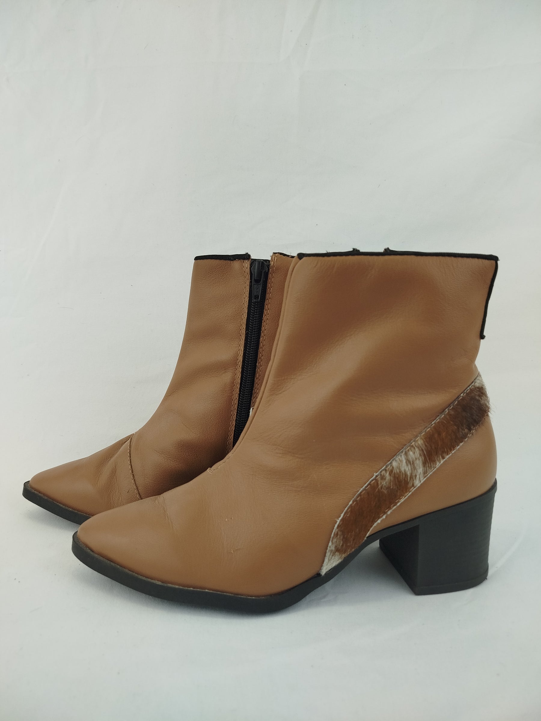 Bota Cano Curto Salto Bloco | Tamanho 35